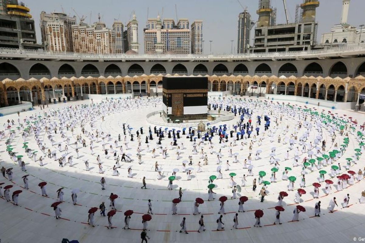 Saudi Arabia increases this year's Hajj capacity to 1 million pilgrims