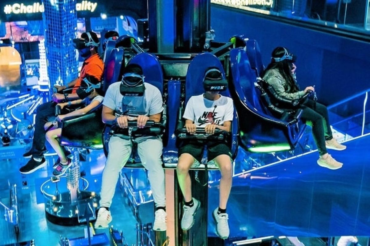 Вр парки. VR Park Dubai Mall. Dubai Mall VR Park название. Чайковский VR парк ТЦ Арго. VR Park Челябинск.