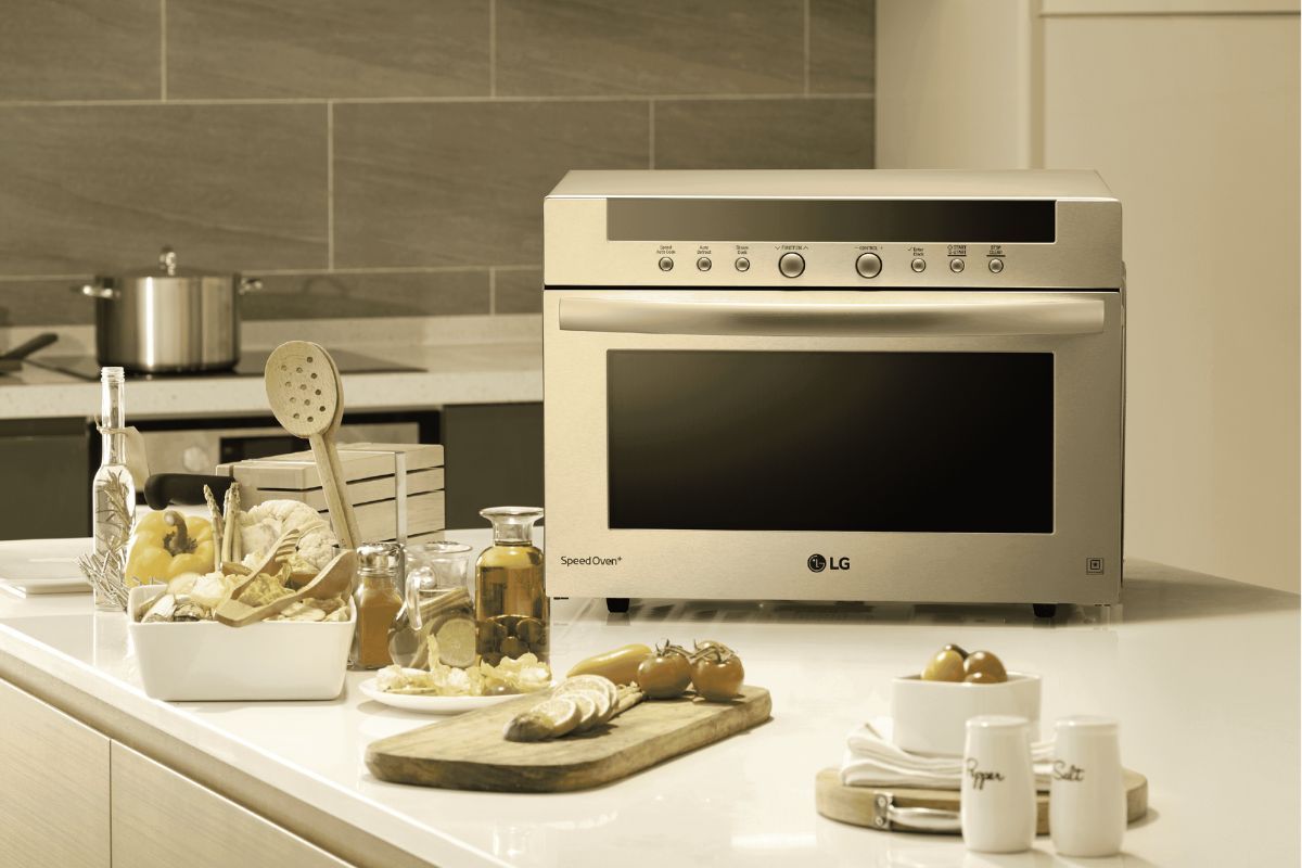 Enhance your cooking experience with LG's SolarDOM™