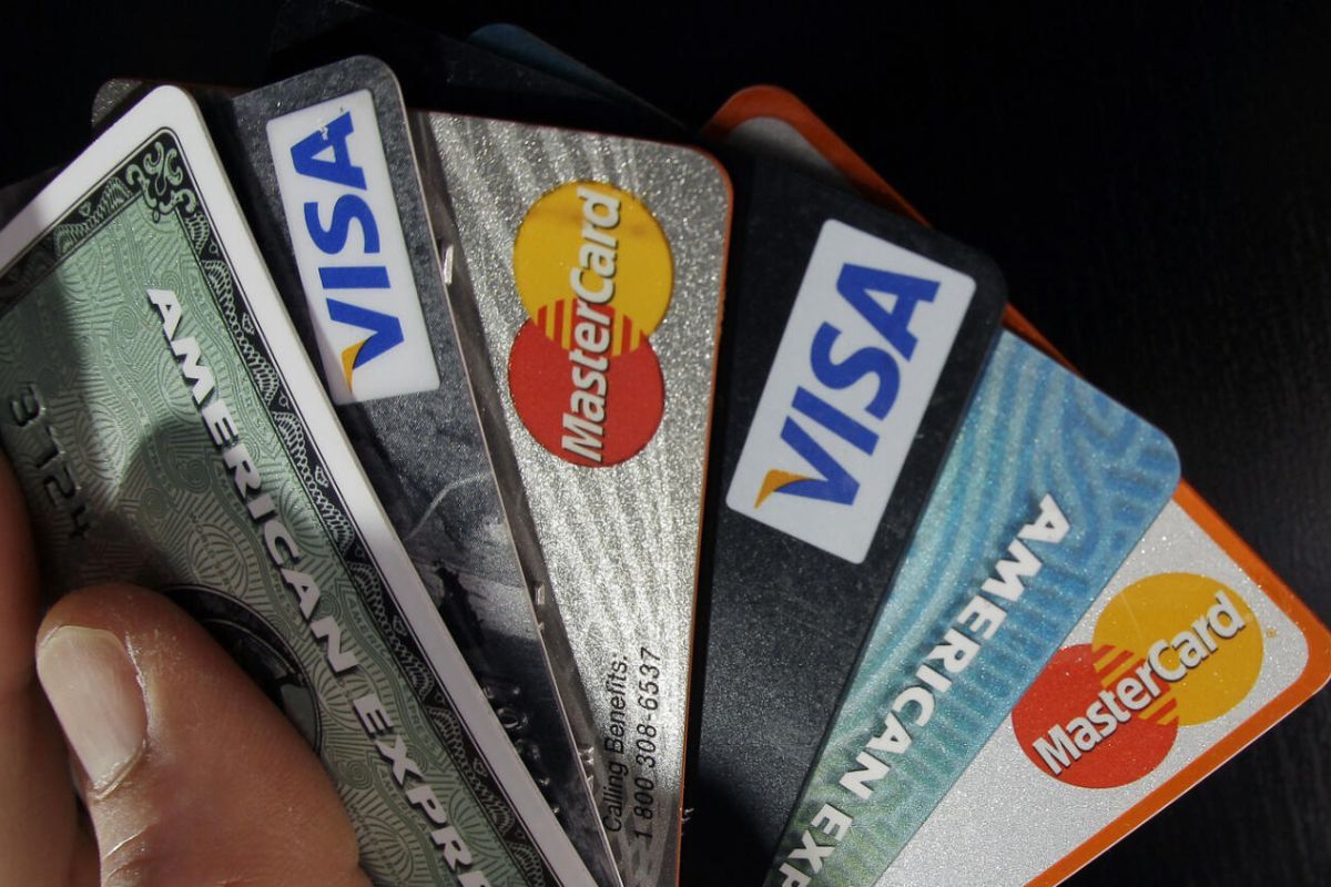 i-pay-the-minimum-amount-on-my-credit-card-will-it-affect-my-credit-score