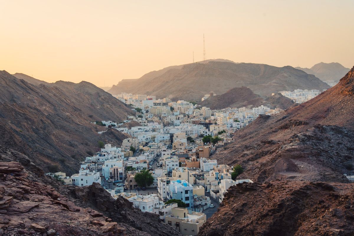 which countries can visit oman without visa