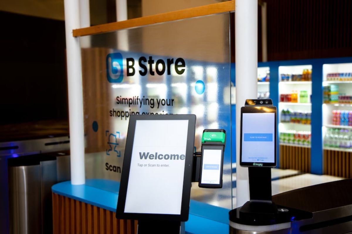 Astra Tech's New B Store In Abu Dhabi Allows Customers To Make Grocery ...