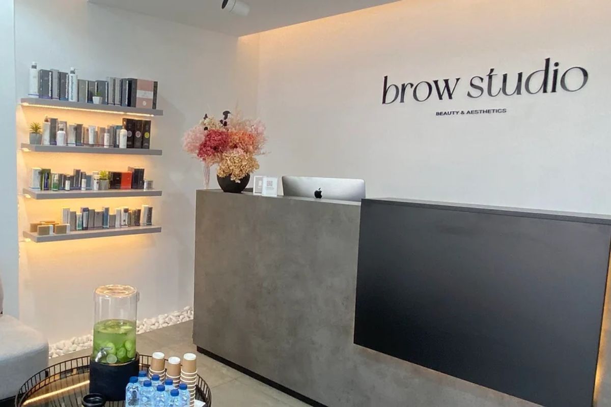 Perfectly Arched: Unveiling the Top Brow Bars in Dubai for Effortlessly 