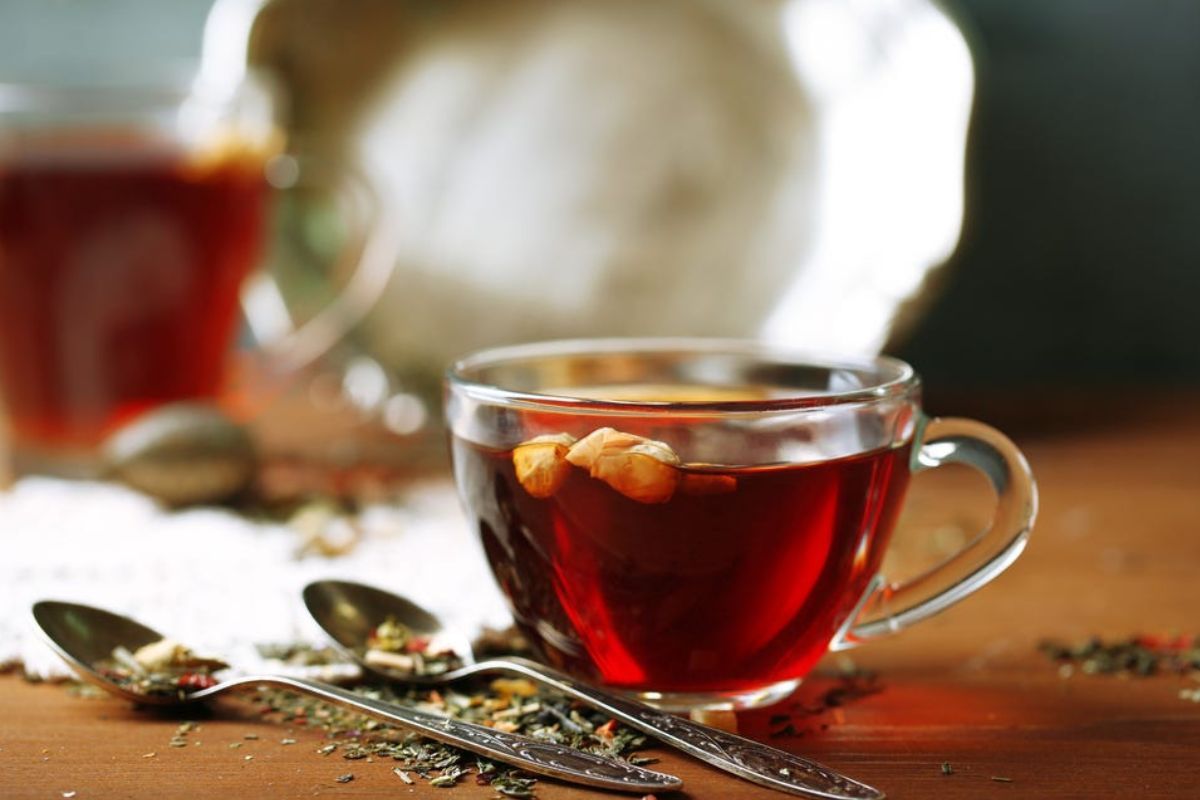Tea drinking in Russia pictures. Я ел малину и пил чай.