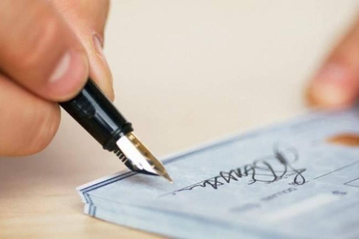 UAE: Can I accept a job in a neighbouring Gulf country if I have a cheque bounce case in Emirates?