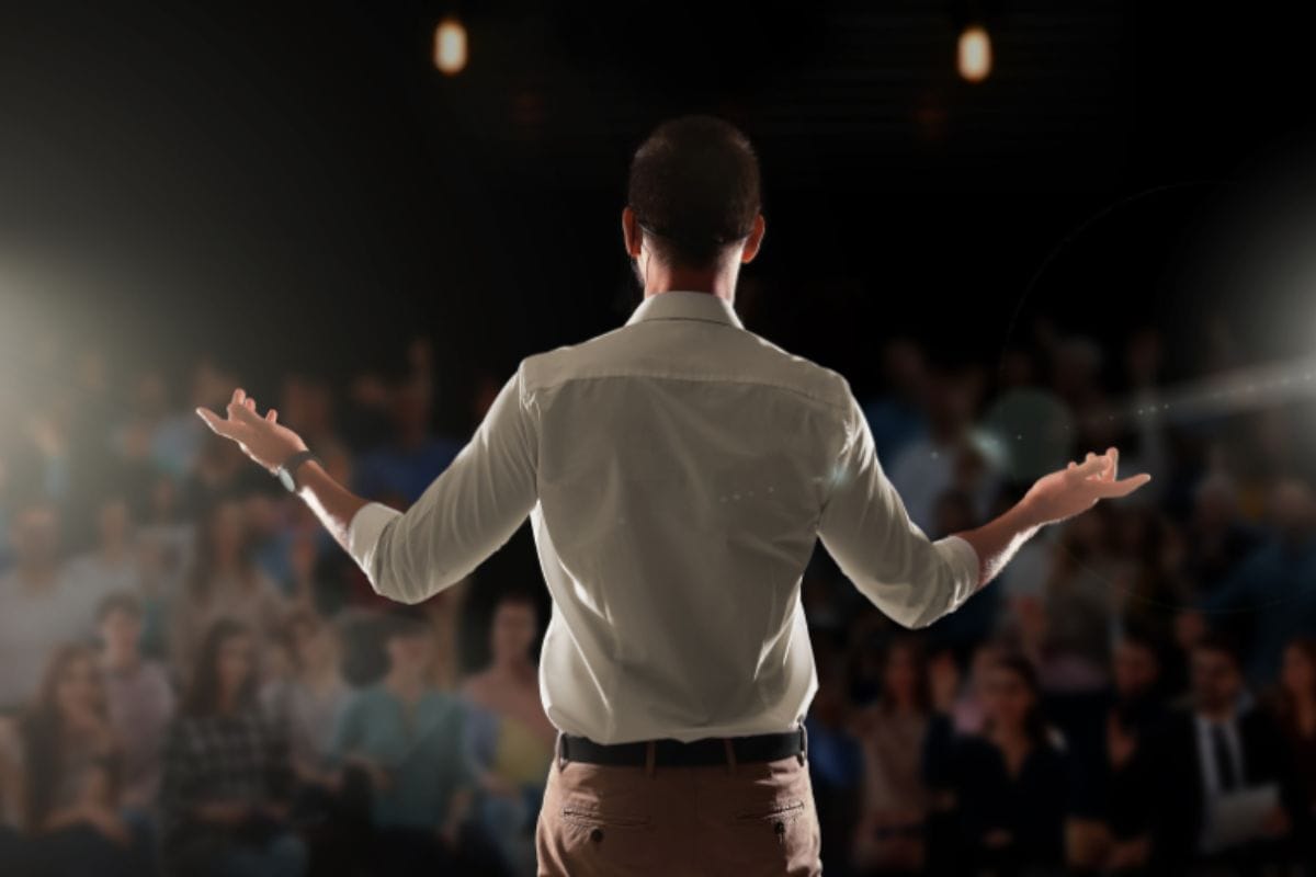 Finding Your Voice with Public Speaking Courses in Dubai