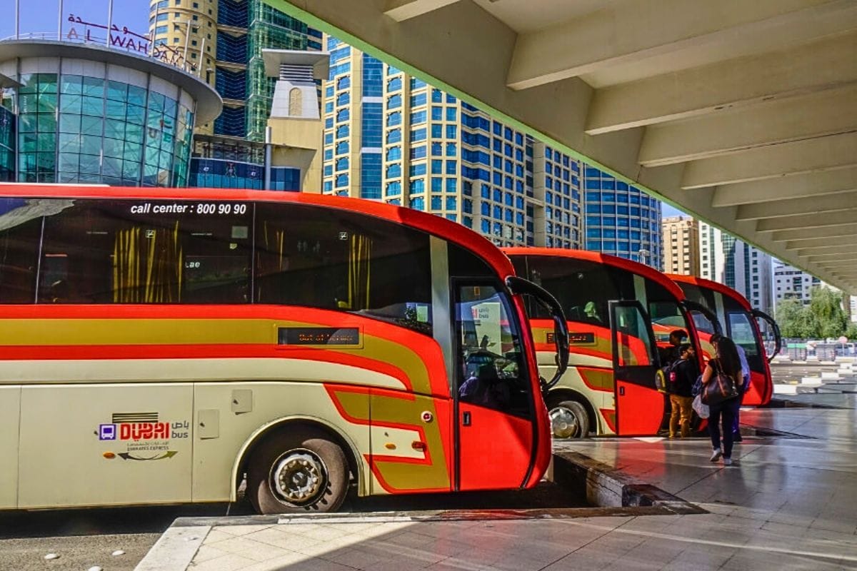 Travel From Abu Dhabi To Dubai via Buses: Prices, Timings & More