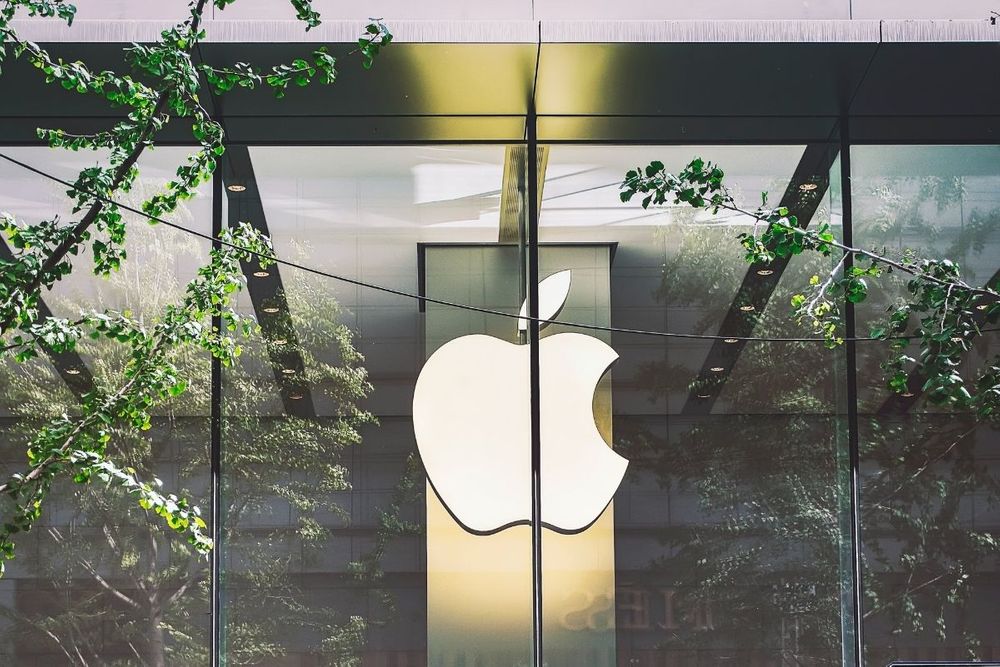 Apple unveils a new iPad Pro, colorful iMacs, AirTag & more