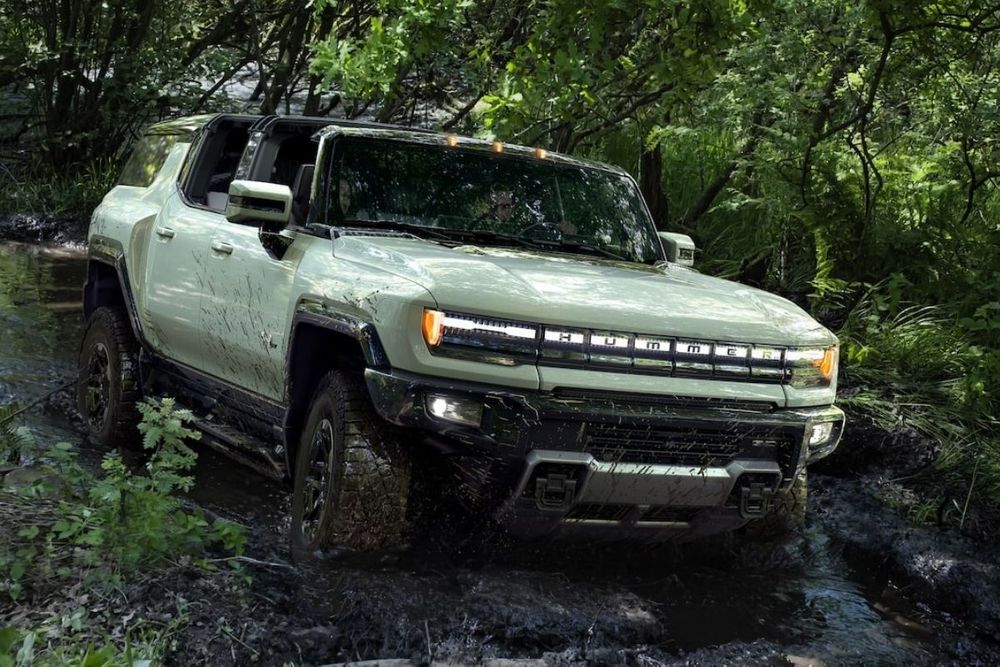 2024 GMC HUMMER EV SUV Debuts