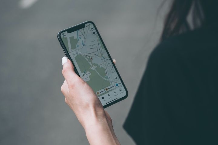 DEWA, Dubai Municipality to enhance cooperation in geolocation maps