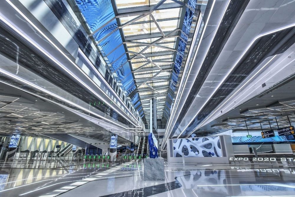 RTA, Hypermedia sign 10-year partnership agreement to manage the metro advertising