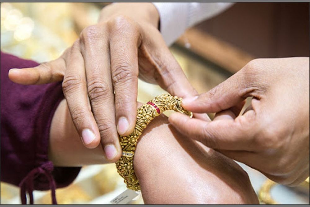 Celebrate Diwali in Dubai with Spectacular Prizes & Rewards