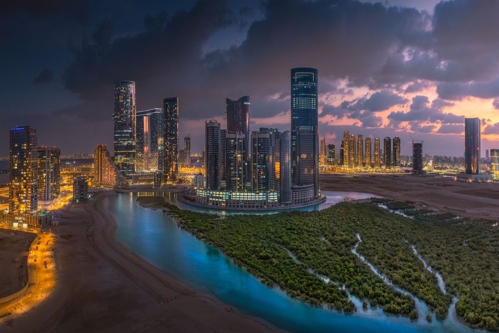 Abu Dhabi begins100% operating capacity across all commercial activities, tourist attractions & events