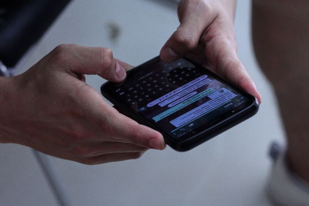 WhatsApp to Allow Users to Leave Group Chats 'Silently' & View Rich Link Previews in Status Updates