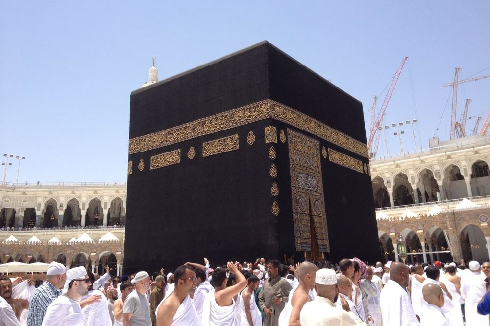 Saudi Arabia permits holders of tourist and commercial visas to perform Umrah