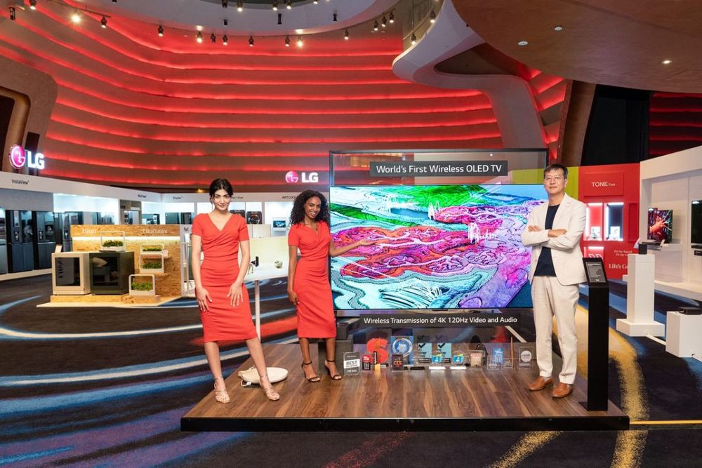 LG unveils innovative home entertainment line-up at Showcase MEA 2023 event