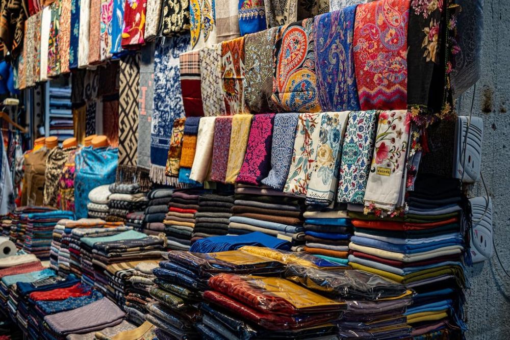 Dubai Textile Souk - A Guide to the Best Shopping Experience in the City