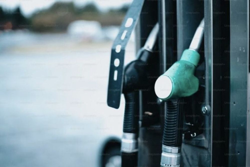 Fuel prices in the UAE decreased for April
