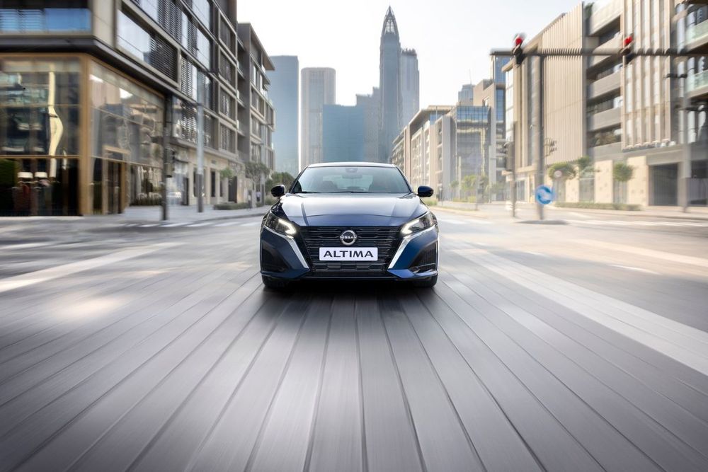 Experience unparalleled comfort and convenience with the luxurious Altima 2023 SL