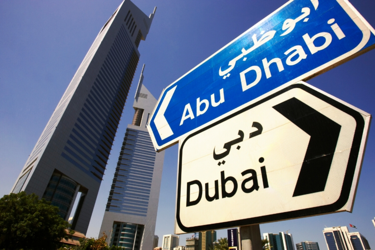 How to Travel from Dubai to Abu Dhabi: Taxi, Bus & More