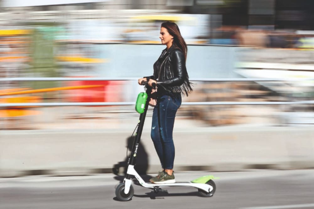 Dubai: Should Electric Scooters Have License Plates? Experts Say Yes!