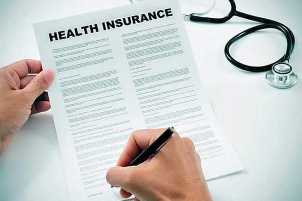 Can Both Parents in Dubai Sponsor and Insure Their Children Under Separate Companies?