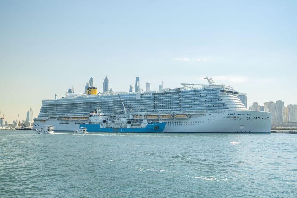 Dubai Completes First LNG Bunkering Operation