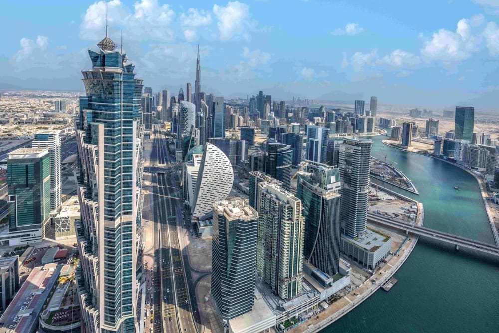 Dubai Real Estate Transactions Hit AED 431 billion in First Half of 2025, Up 25% from 2024