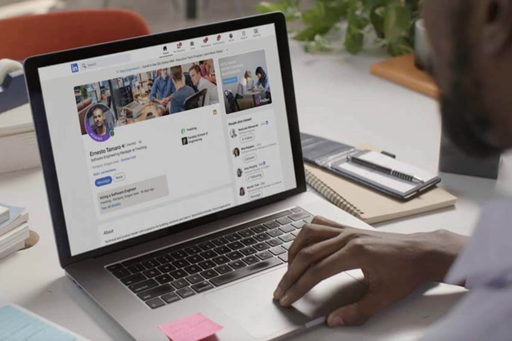 How to Build a Professional Brand on LinkedIn in Dubai