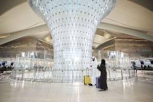 Passenger Traffic at UAE Airports Soars 14.2% in First Half of 2024