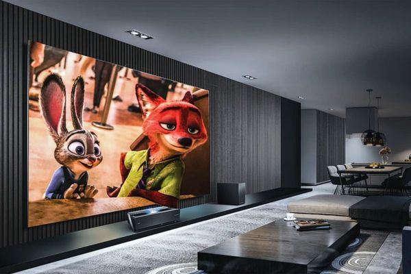 EXPERIENCE THE POWER OF OLED WITH LG AT THE DUBAI MALL