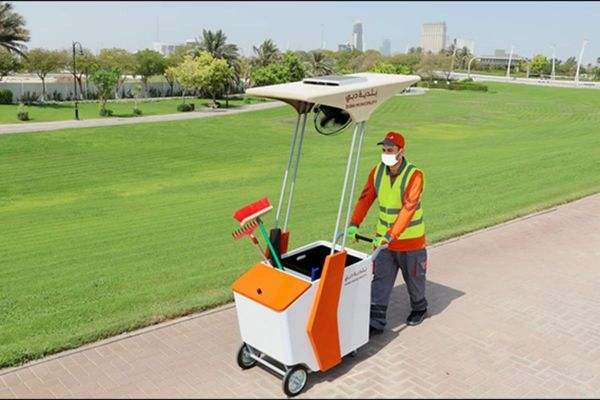 Dubai Municipality Makes Cleaners Happy With Shaded Trollies