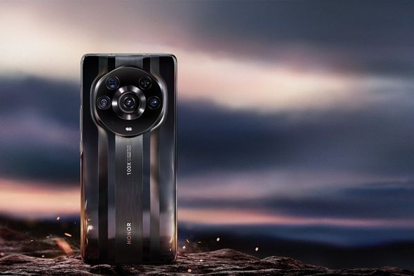 Honor hub now open in Dubai