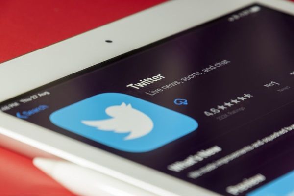 Twitter's “Tips” Feature Now Available Globally