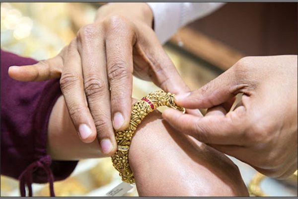 Celebrate Diwali in Dubai with Spectacular Prizes & Rewards