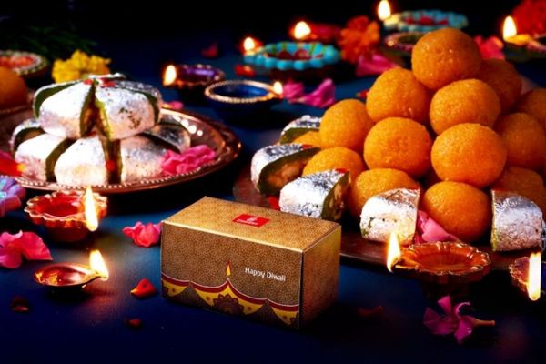 Emirates to offer special Diwali treats aboard all flights to India