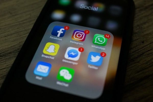Mobile app downloads in the UAE jump by 15% in 2021