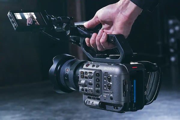 Sony FX6 Firmware Update Boasts New Features Including Real-Time Tracking & Breathing Compensation
