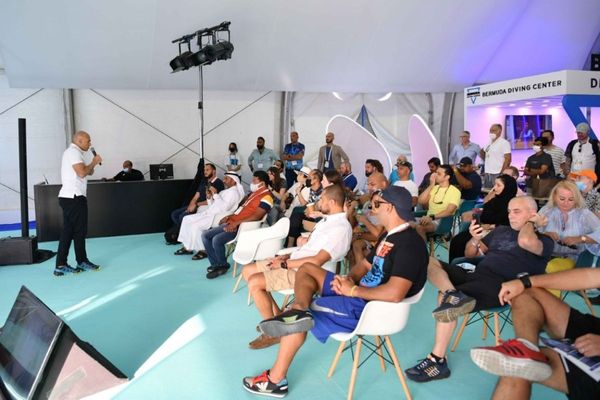 Guinness World Record holders inspire crowds at Dubai International Boat Show 2022