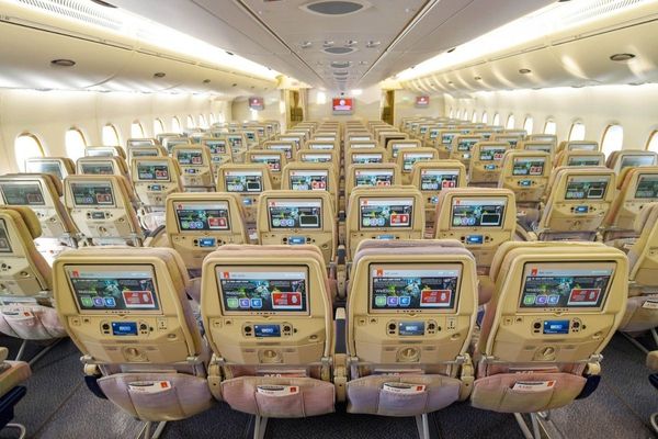 Emirates celebrates offering in-sky Entertainment & Connectivity for 30 years