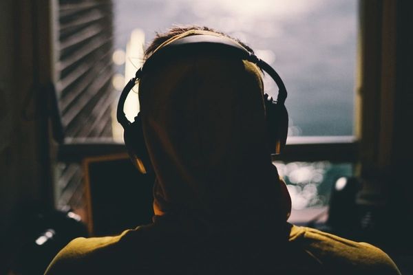 WHO Issues New Standard for Safe Listening to Tackle Rising Threat of Hearing Loss