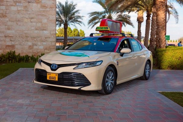 Mohammed bin Rashid orders payment of bonuses totalling over AED12 million to owners of 2,565 taxi number plates in Dubai