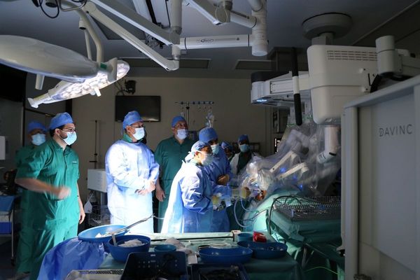 Dubai Hospital launches surgical robot to facilitate minimally invasive surgeries