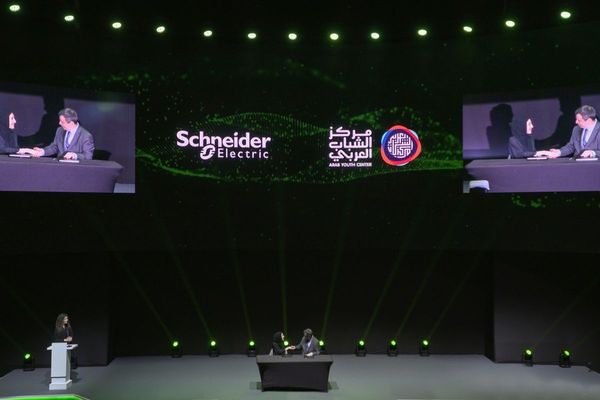 Arab Youth Centre, Schneider Electric prompt next generation to lead path for a sustainable and digital future