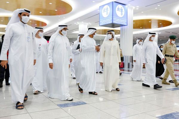 Sheikh Mohammed takes a tour of Dubai International Airport