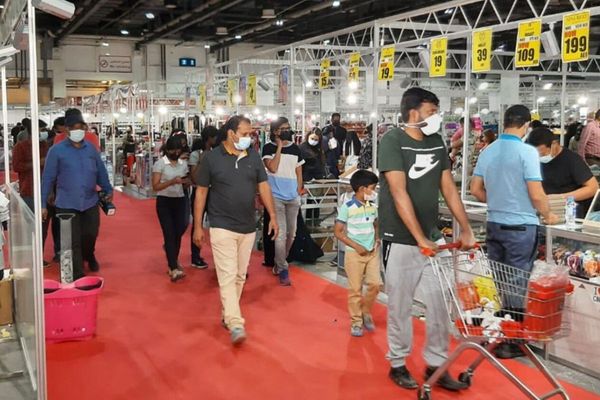 CBBC's Summer Warehouse sale is here with upto 80% discounts