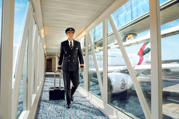 Emirates is looking to recruit pilots