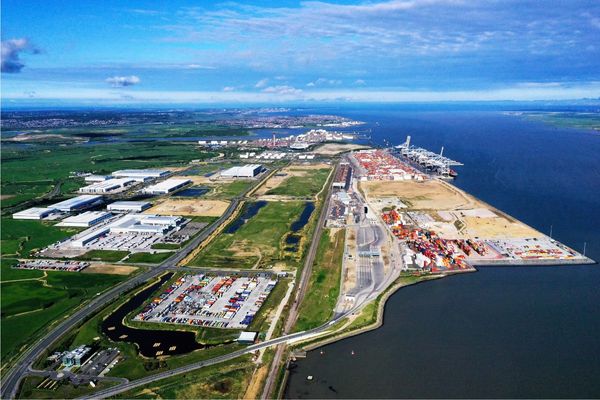 DP World moves 10 millionth unit at London Gateway