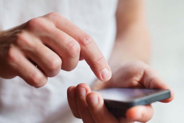 UAE residents spend more hours online than sleeping