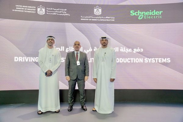 MoIAT, MoEI collaborate with Schneider Electric to enhance energy efficiency in industrial sector